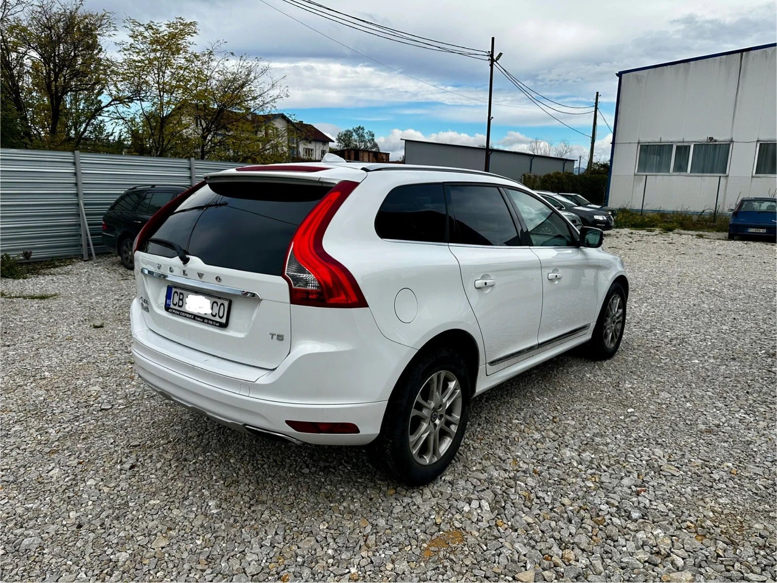 Volvo XC60 Facelift T5  - изображение 8