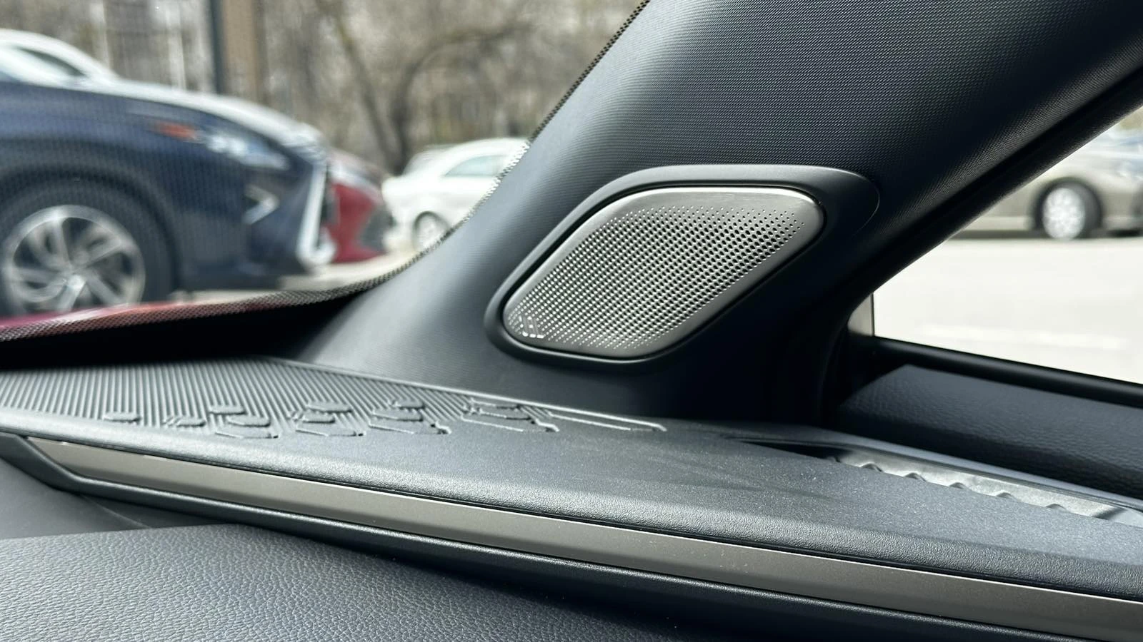 Toyota C-HR 2.0 PHEV (ниво Classy), снимка 12 - Автомобили и джипове - 53827680