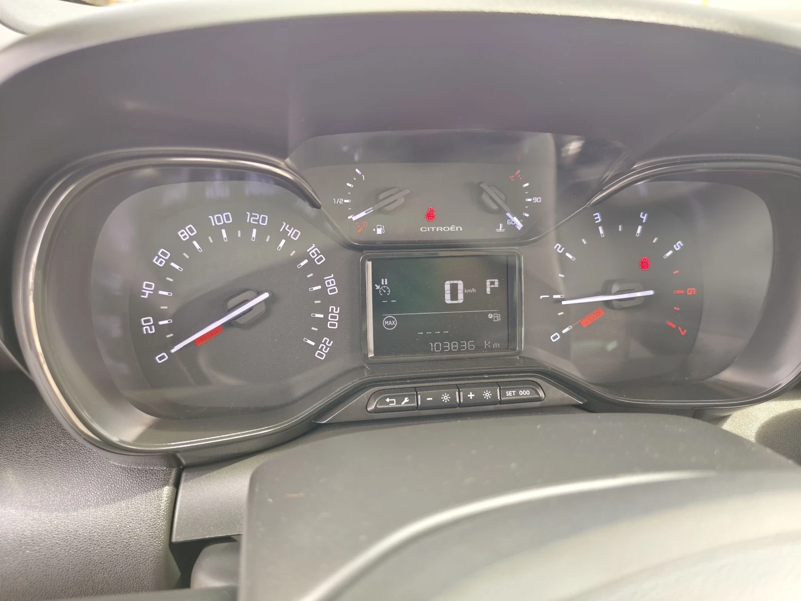 Citroen C3 Aircross 120кс., Евро 6д, Италия , снимка 14 - Автомобили и джипове - 54214022