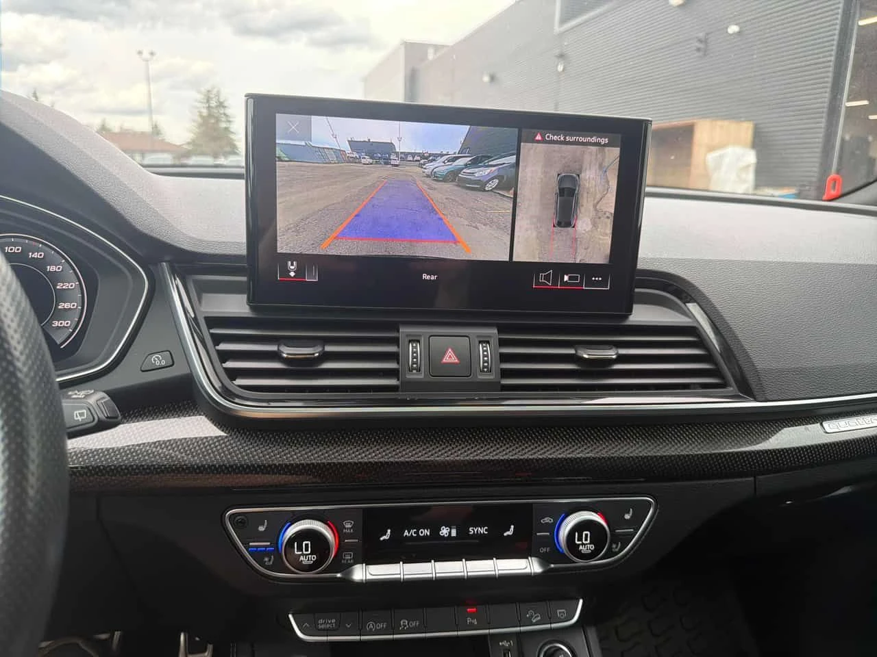 Audi SQ5 * Technik * CARFAX * ОПЦИЯ ЗА ФИНАНСИРАНЕ, снимка 9 - Автомобили и джипове - 55283094
