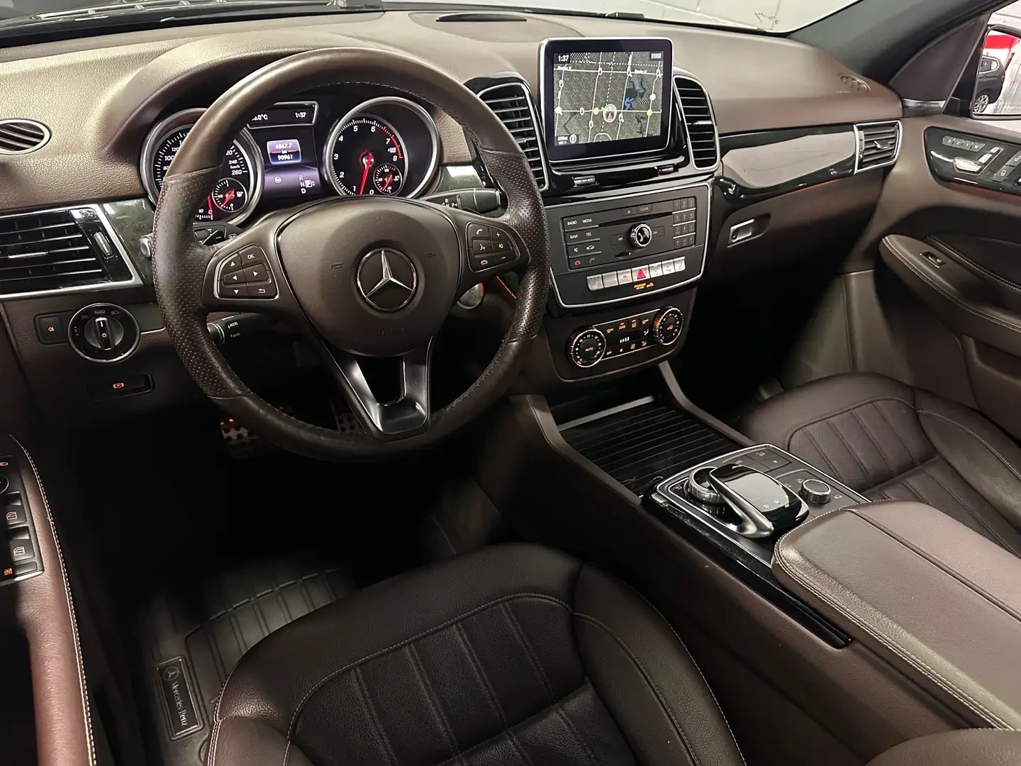 Mercedes-Benz GLE 400 AMG* 4MATIC* DISTRONIC* H/K* , снимка 5 - Автомобили и джипове - 55378330