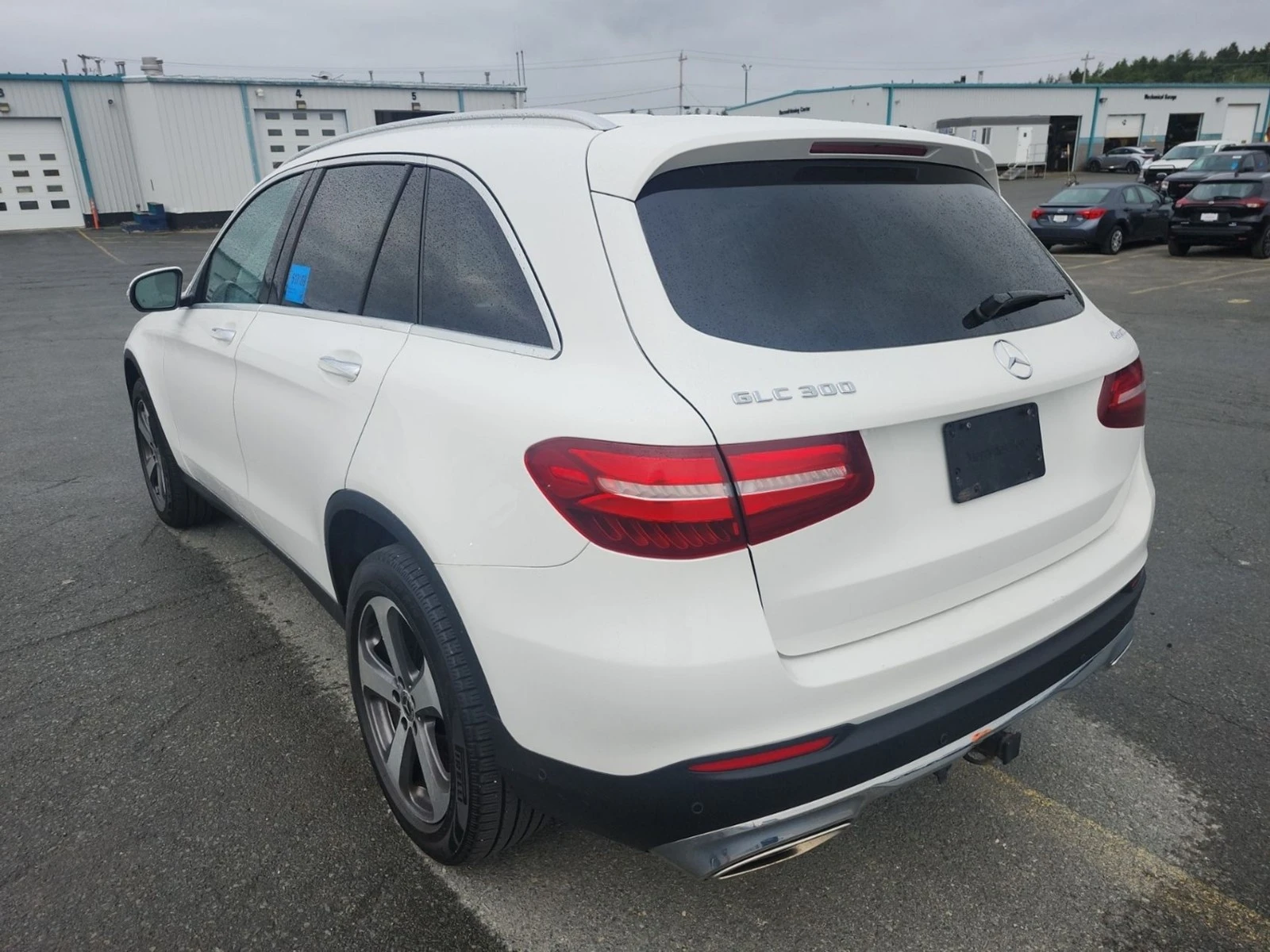Mercedes-Benz GLC 300 4 MATIC * АвтоКредит * (Цена до БГ), снимка 4 - Автомобили и джипове - 55428527