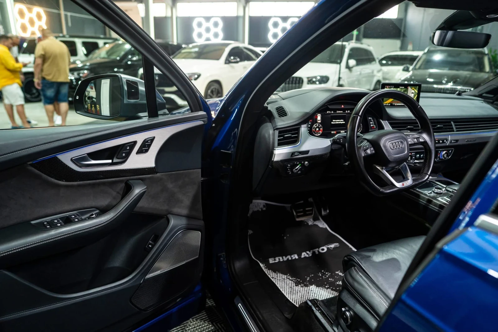 Audi SQ7 ABT TUNING MATRIX ПАНО B&O 3XTV ЛИЗИНГ 100%, снимка 10 - Автомобили и джипове - 55891472