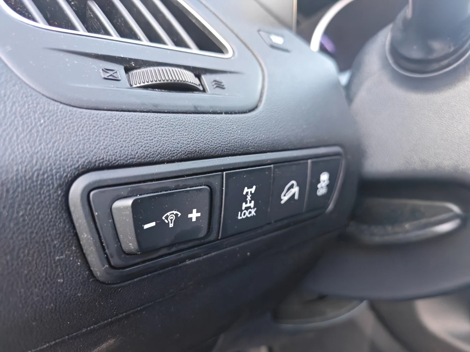 Hyundai IX35 2.0-4х4, снимка 12 - Автомобили и джипове - 56226169