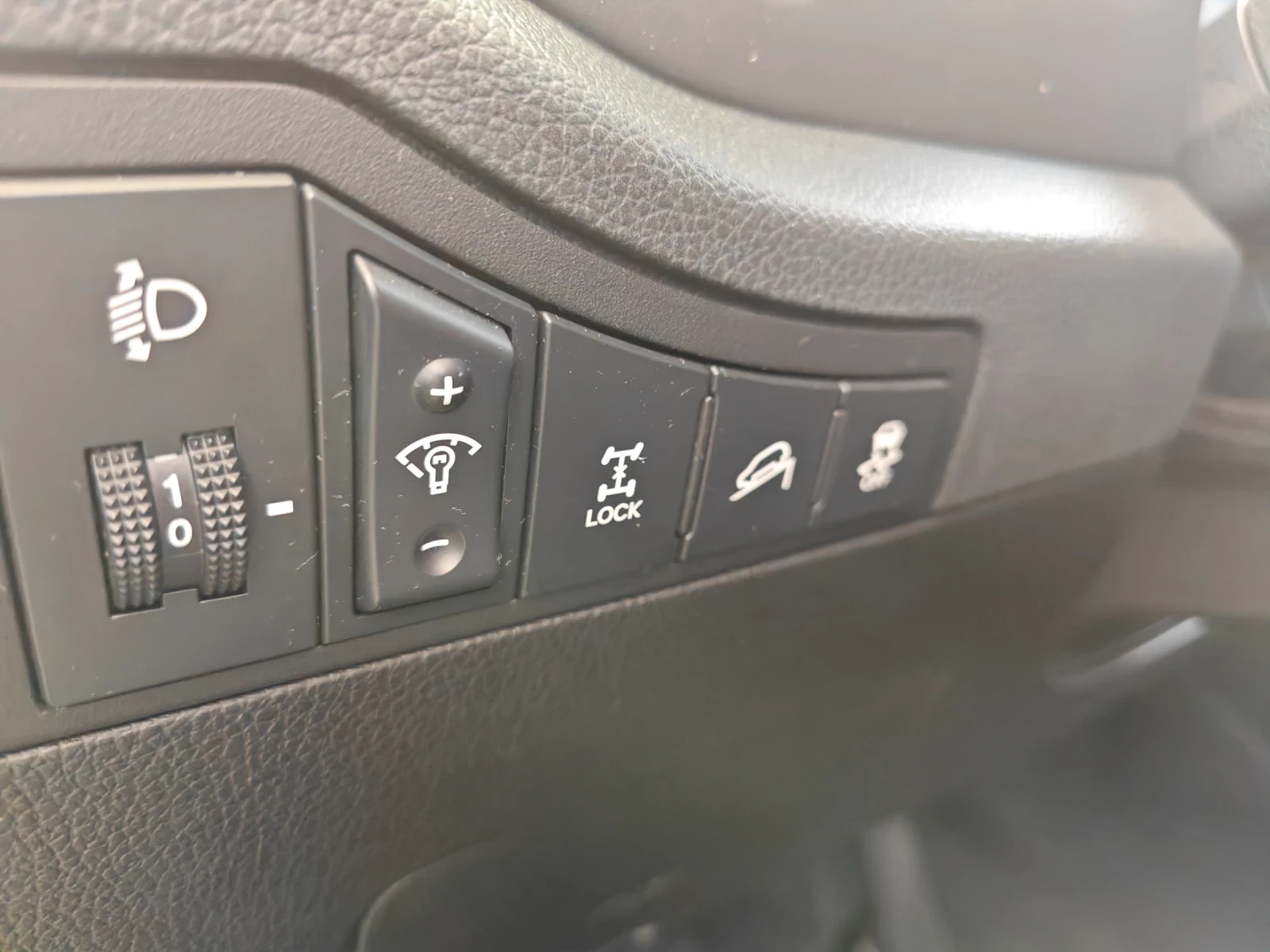 Kia Sportage 2.0-4х4, снимка 11 - Автомобили и джипове - 56226169