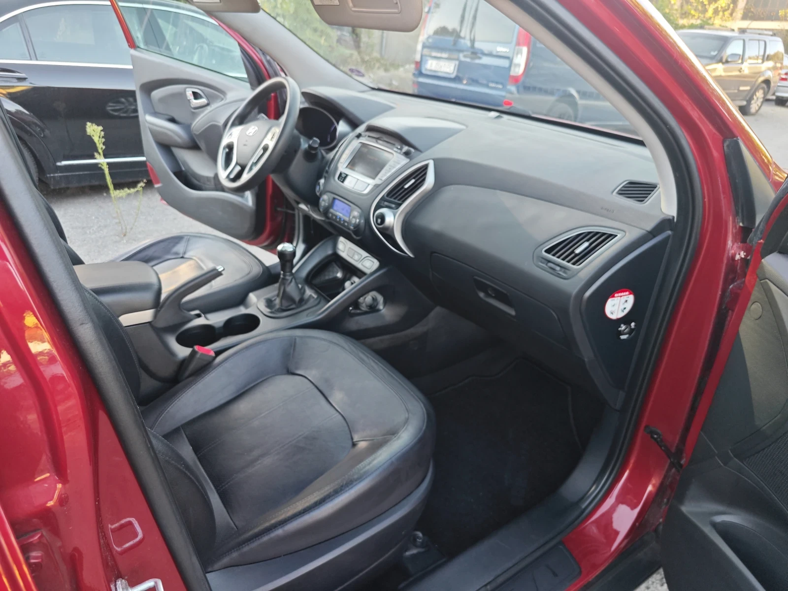 Hyundai IX35 2.0-4х4, снимка 10 - Автомобили и джипове - 56226169