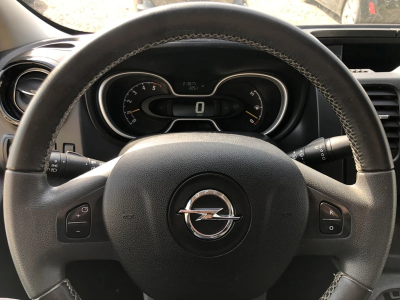 Opel Vivaro MAXI-140 K.C/УНИКАТ-ТОП СЪСТОЯНИЕ, снимка 11 - Бусове и автобуси - 49481618