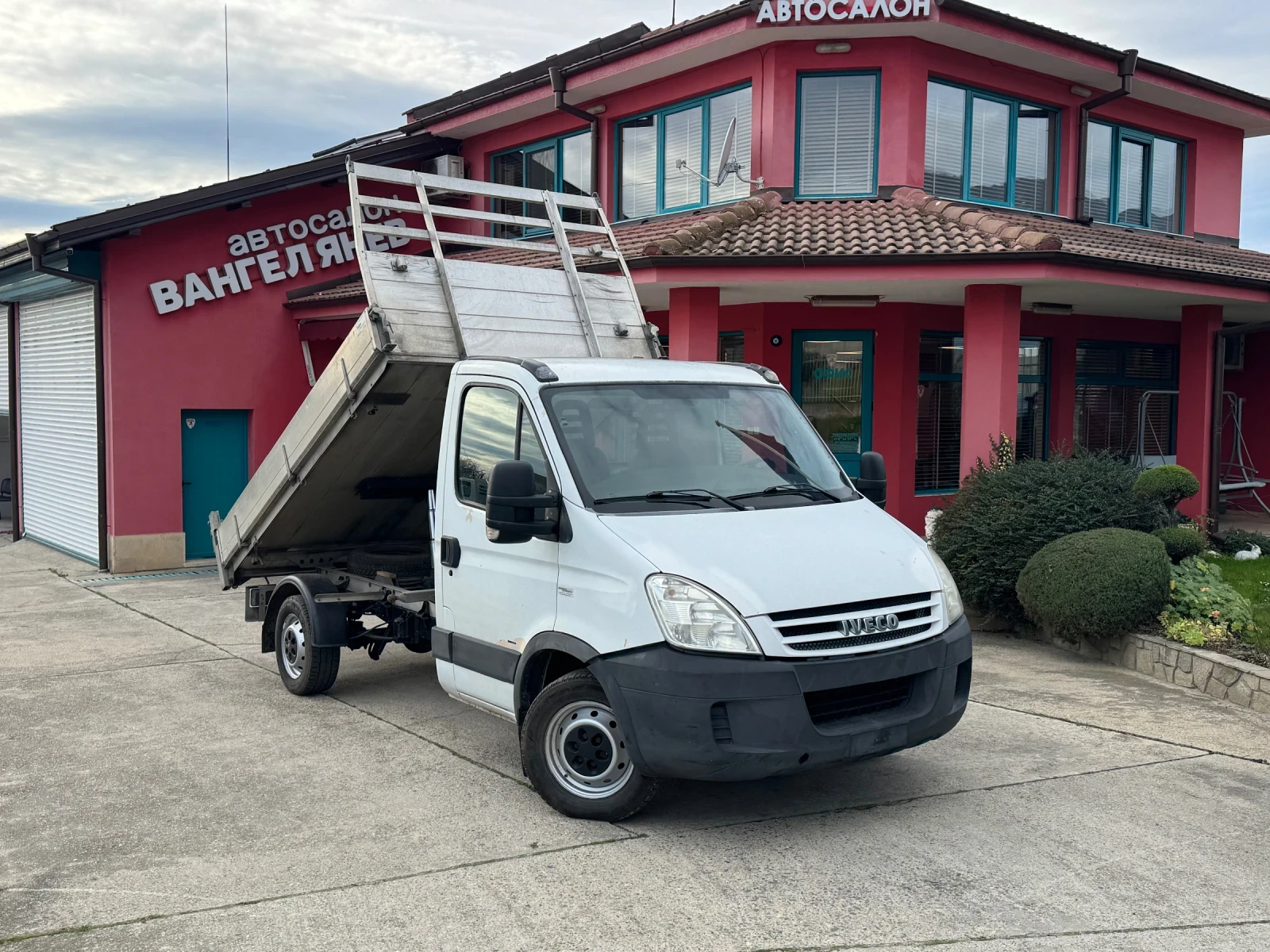 Iveco Daily 3.0HPI* 35S18* Климатик* Тристранен самосвал, снимка 1