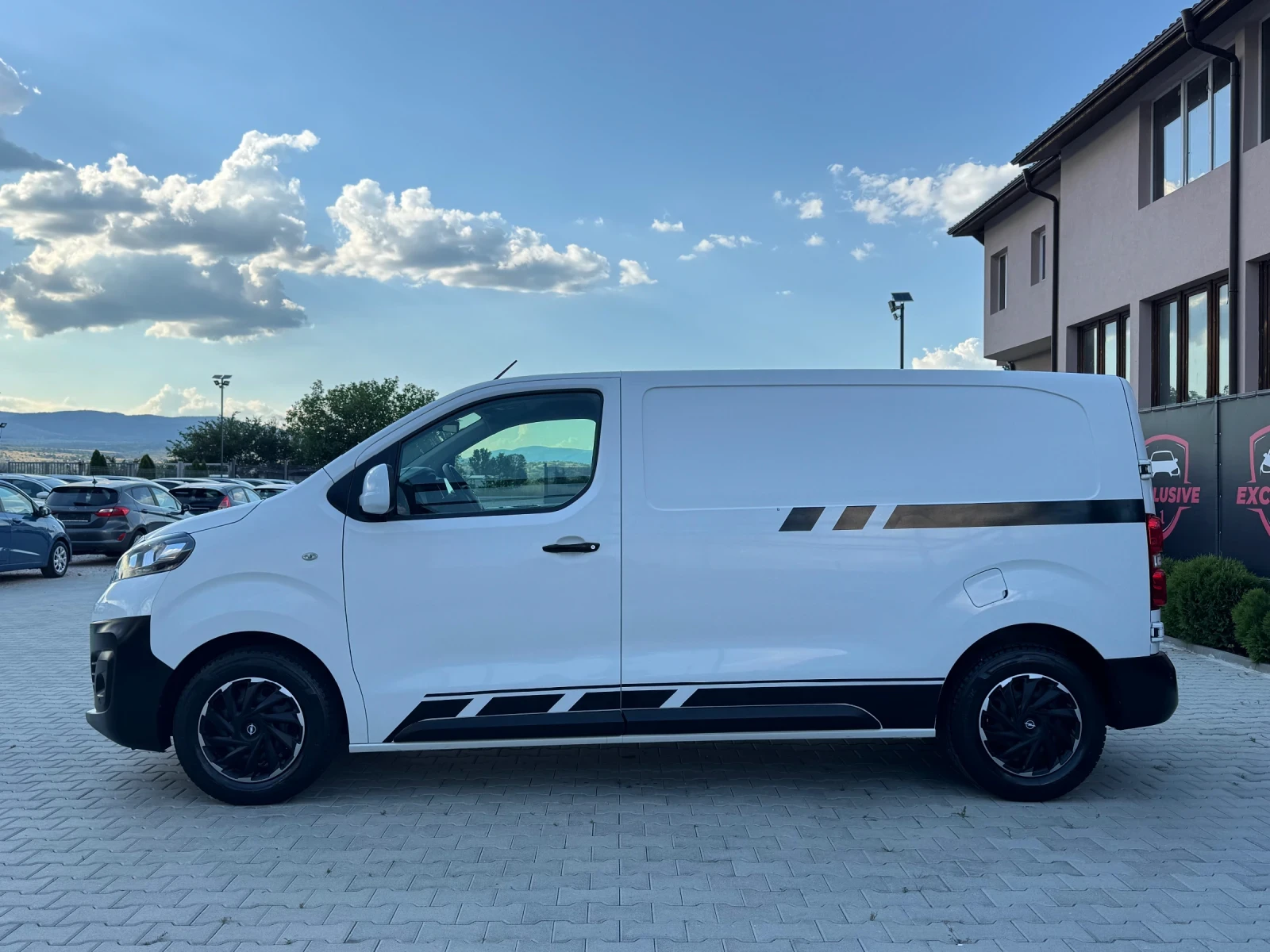 Opel Vivaro 1.5CDTI NAVI CAMERA , снимка 2 - Бусове и автобуси - 54873305