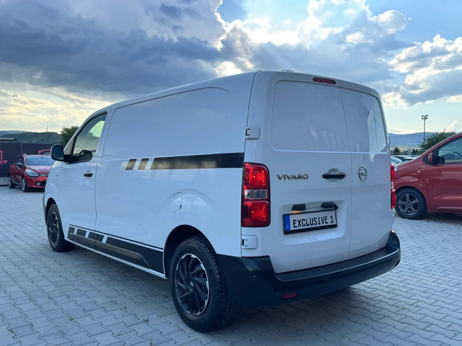 Opel Vivaro 1.5CDTI NAVI CAMERA , снимка 3 - Бусове и автобуси - 54873305