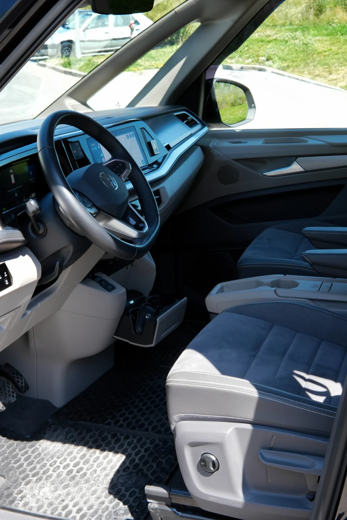 VW Multivan, снимка 9 - Бусове и автобуси - 55424542