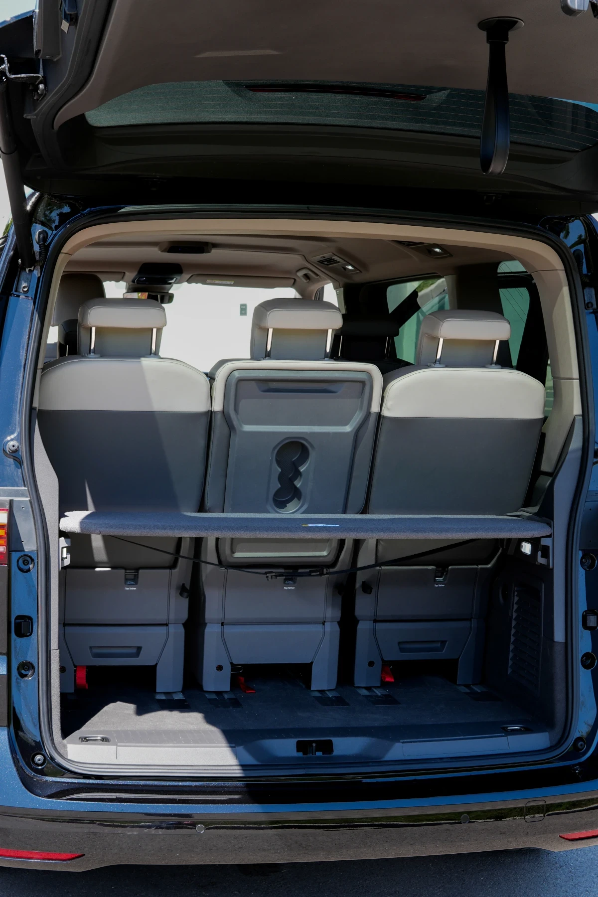 VW Multivan, снимка 11 - Бусове и автобуси - 55424542
