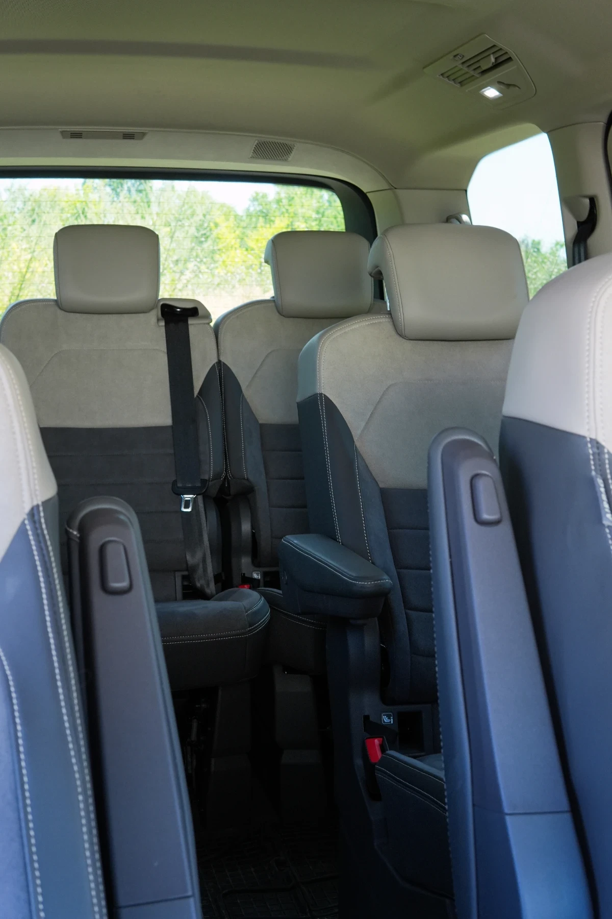 VW Multivan, снимка 14 - Бусове и автобуси - 55424542