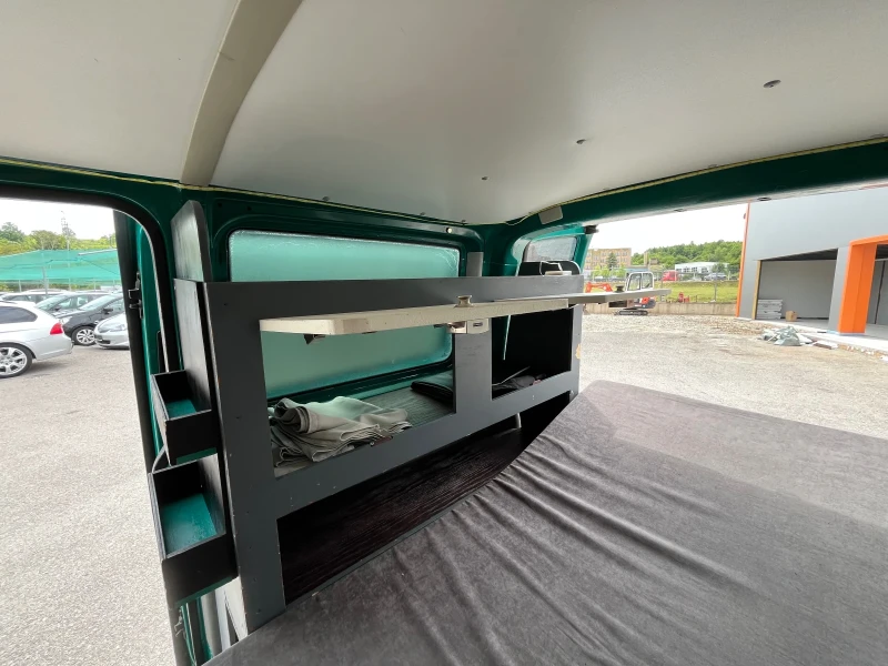 Кемпер VW Transporter 1.9TDI CLIMA, снимка 16 - Каравани и кемпери - 50624356