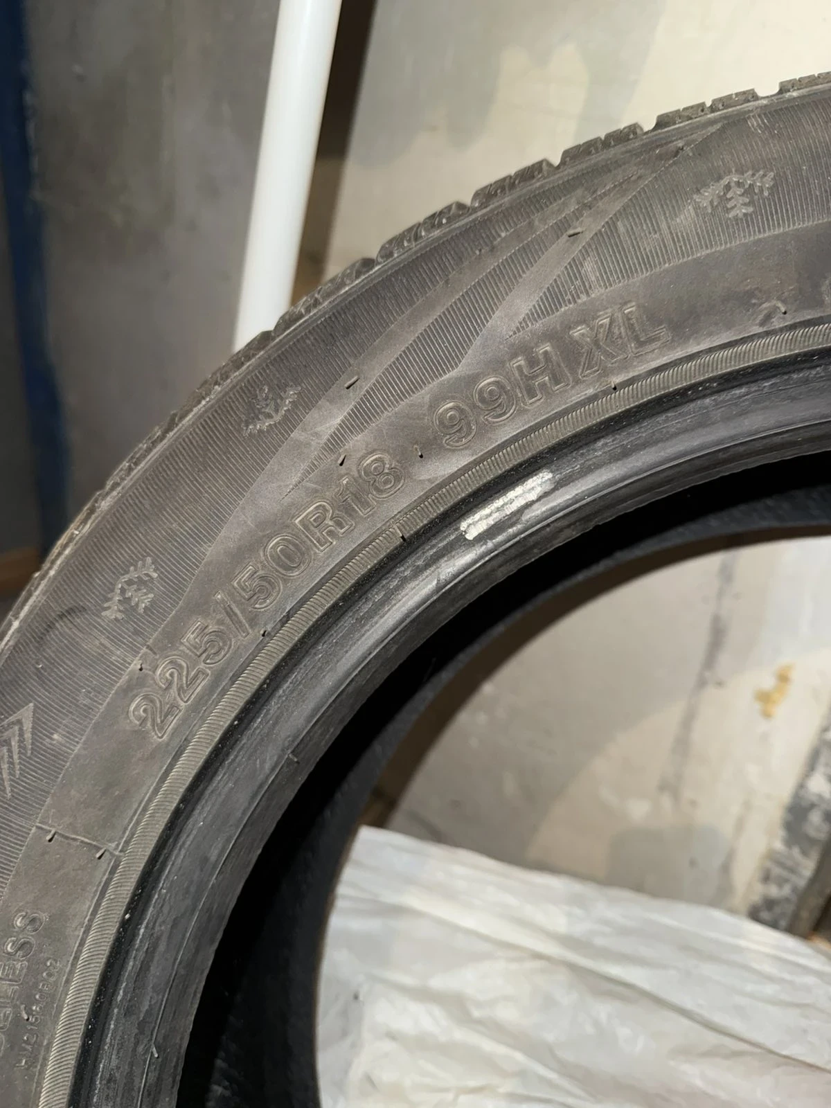���� 225/50R18 | Mobile.bg � ����������� 4