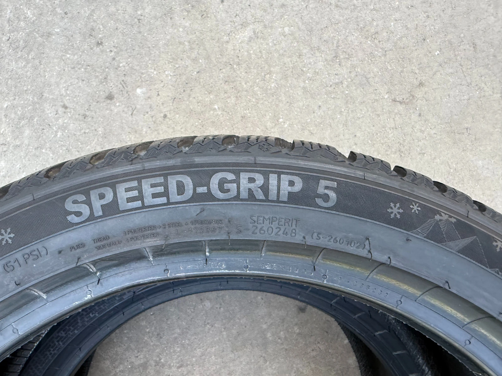 Гуми Зимни 205/45R17, снимка 6 - Гуми и джанти - 55833076