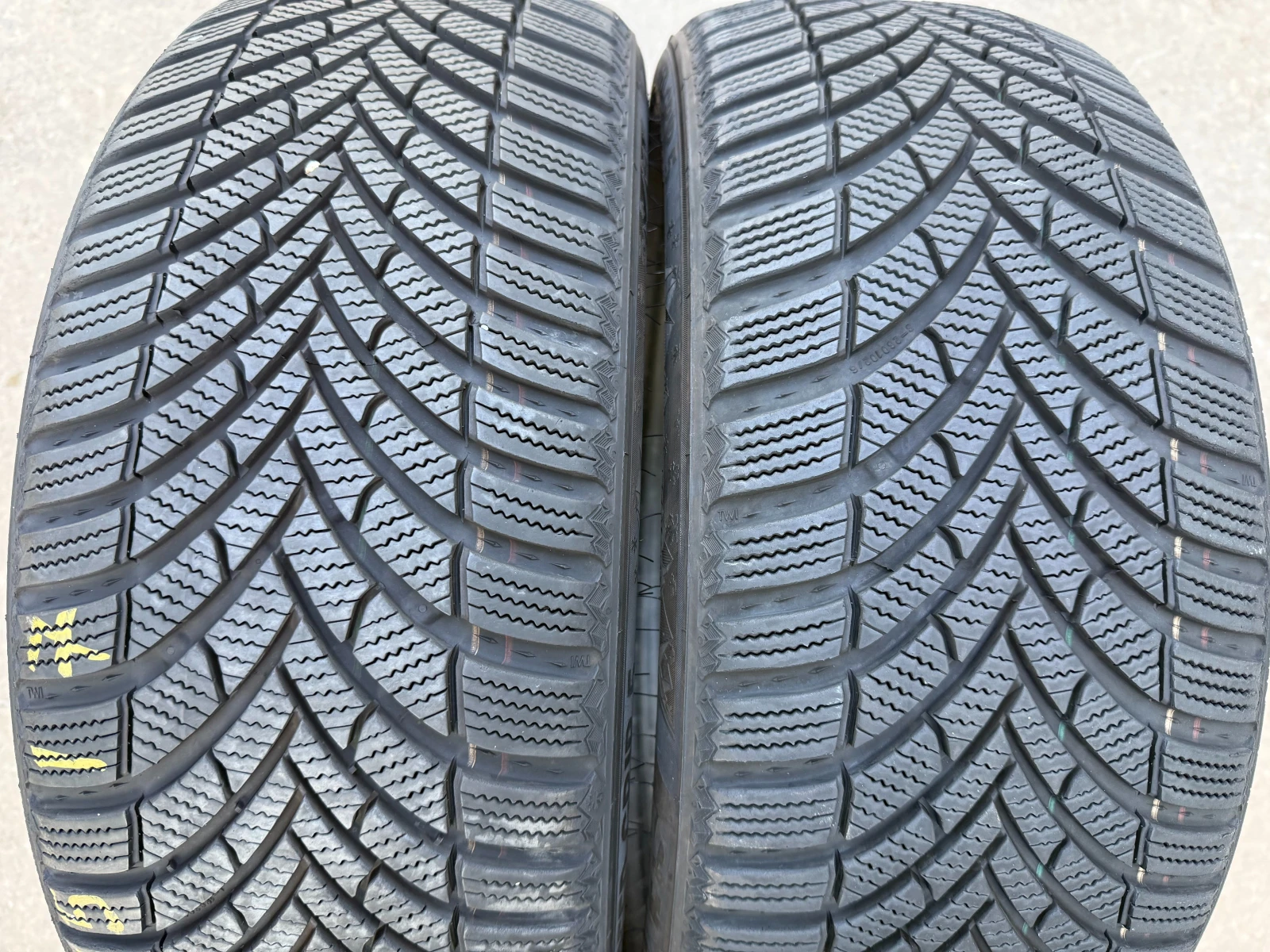 Гуми Зимни 205/45R17, снимка 4 - Гуми и джанти - 55833076