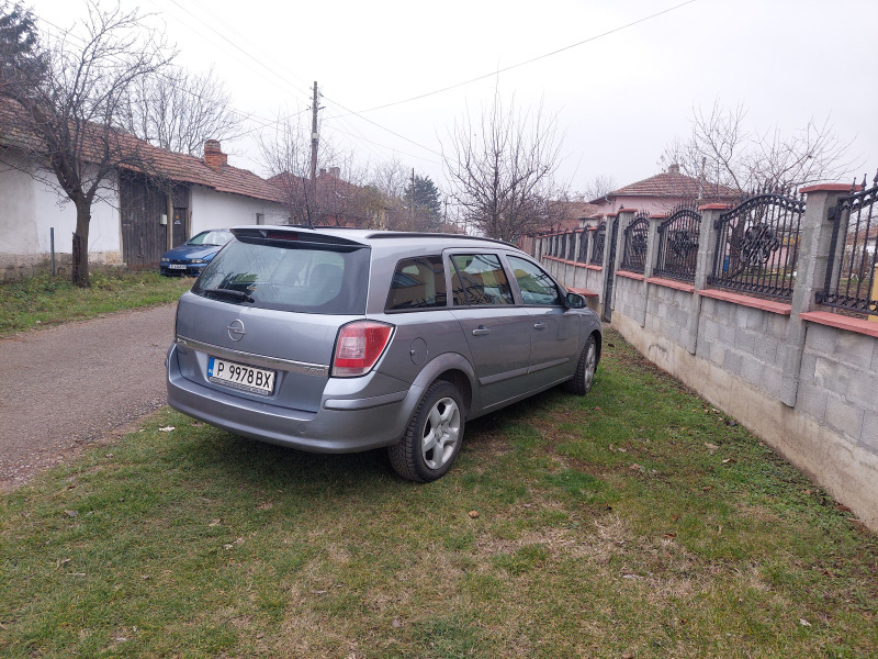 Opel Astra, снимка 16 - Автомобили и джипове - 46099862