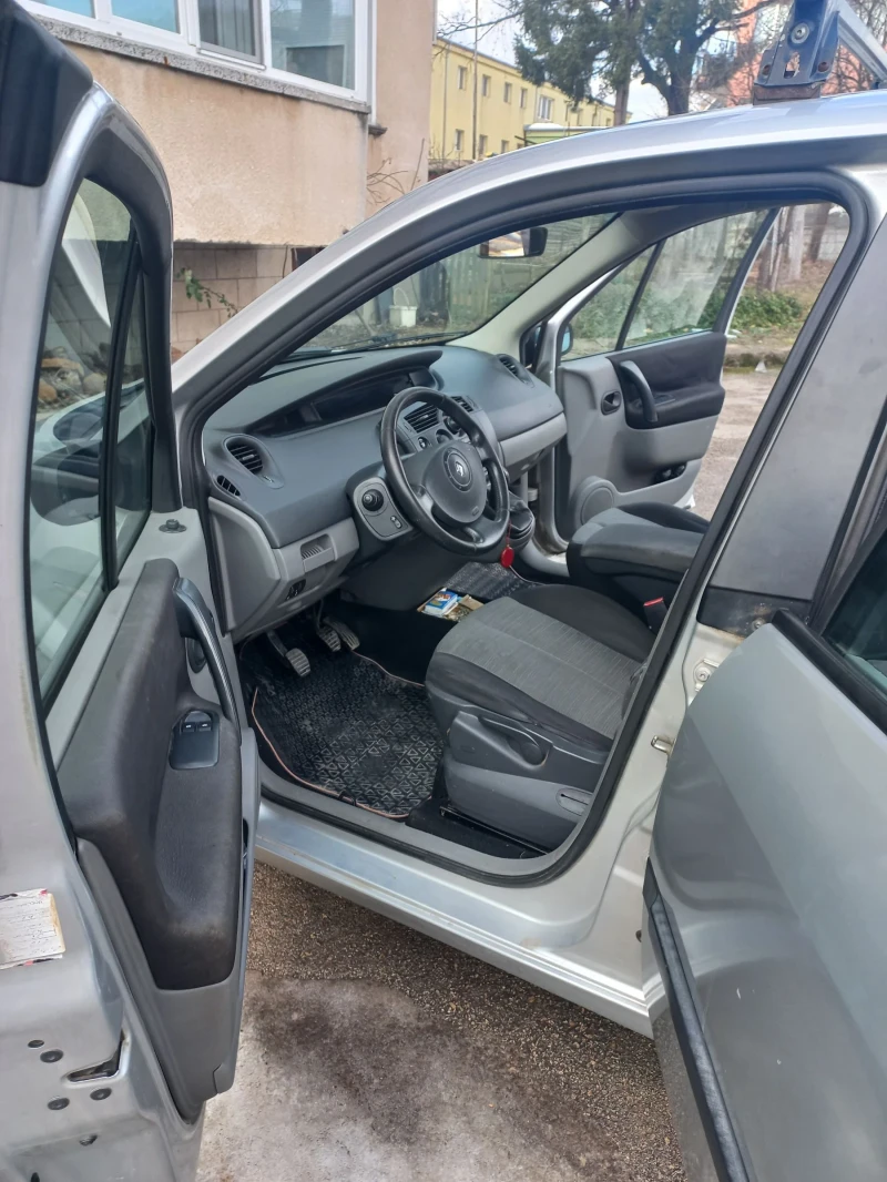 Renault Scenic, снимка 5 - Автомобили и джипове - 48891823