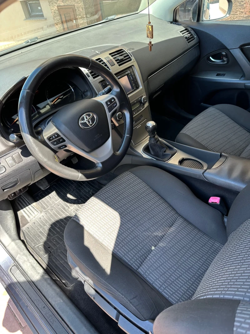 Toyota Avensis 2.2D 150к.с, снимка 8 - Автомобили и джипове - 49177101