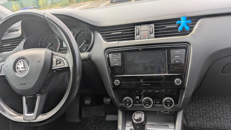 Skoda Octavia 1.6 TDI , снимка 6 - Автомобили и джипове - 52246006