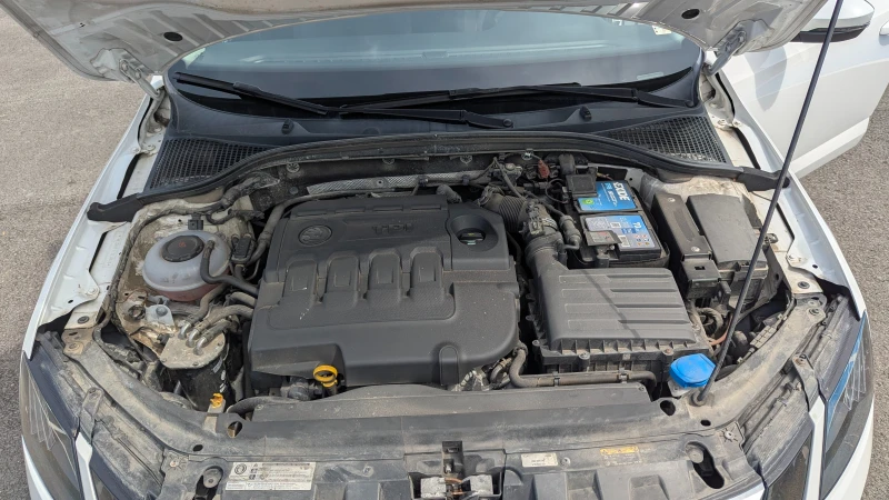 Skoda Octavia 1.6 TDI , снимка 8 - Автомобили и джипове - 52246006