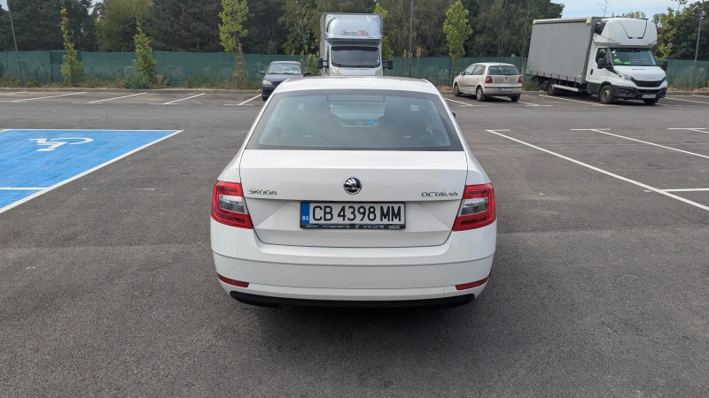 Skoda Octavia 1.6 TDI , снимка 2 - Автомобили и джипове - 52246006
