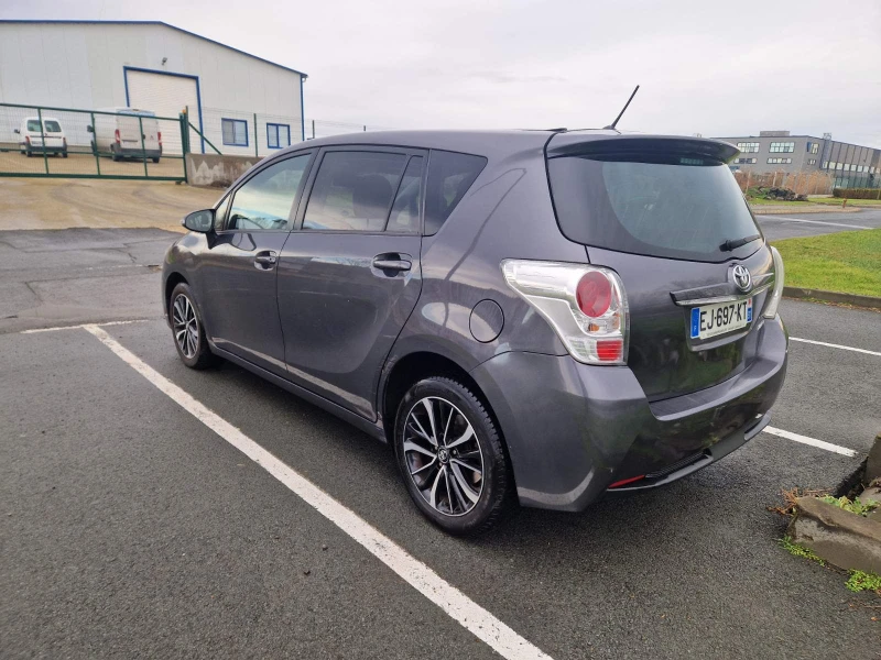 Toyota Verso 1.8 Design 7 местен, снимка 7 - Автомобили и джипове - 53055085