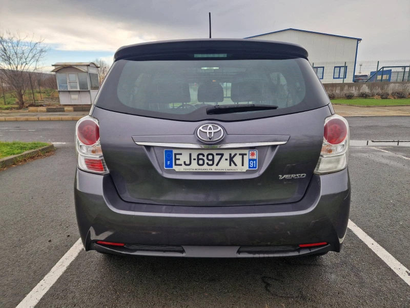 Toyota Verso 1.8 Design 7 местен, снимка 6 - Автомобили и джипове - 53055085