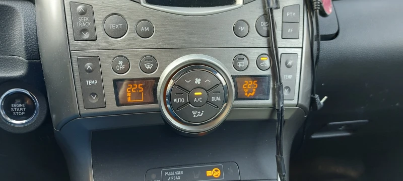 Toyota Verso, снимка 8 - Автомобили и джипове - 53443742