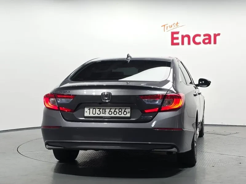 Honda Accord 2.0 Hybrid - САМО 30% АВАНС!, снимка 4 - Автомобили и джипове - 55660044