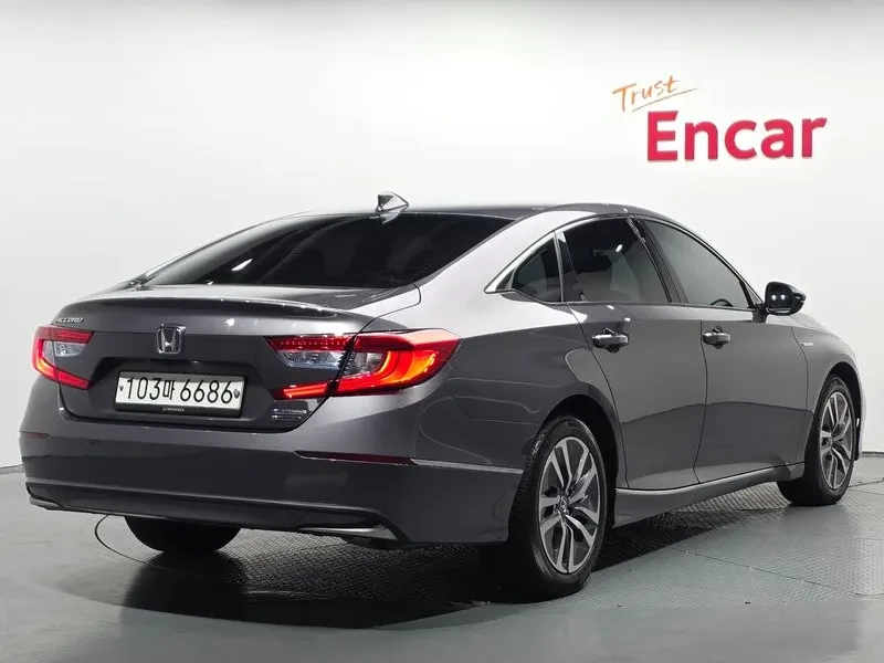 Honda Accord 2.0 Hybrid - САМО 30% АВАНС!, снимка 2 - Автомобили и джипове - 55660044