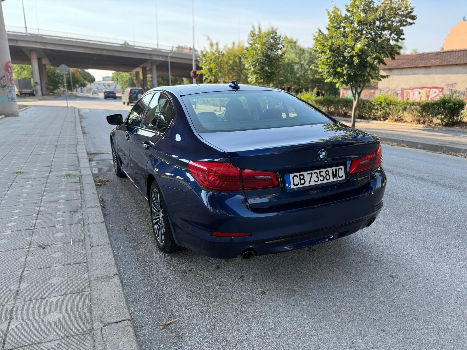 BMW 520 xDrive, G30 - изображение 6