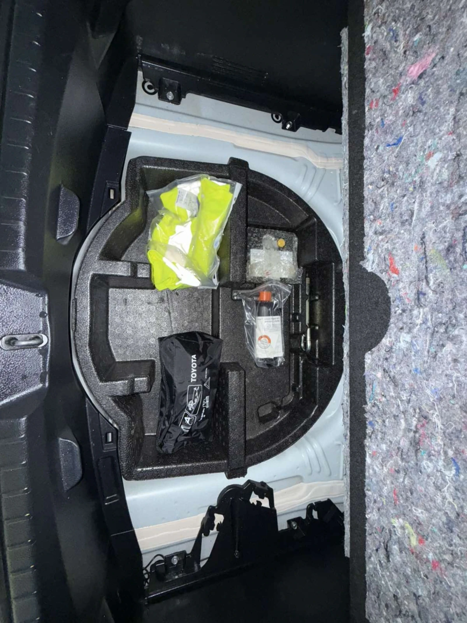 Toyota Yaris HYBRID face lift | Mobile.bg � ����������� 13