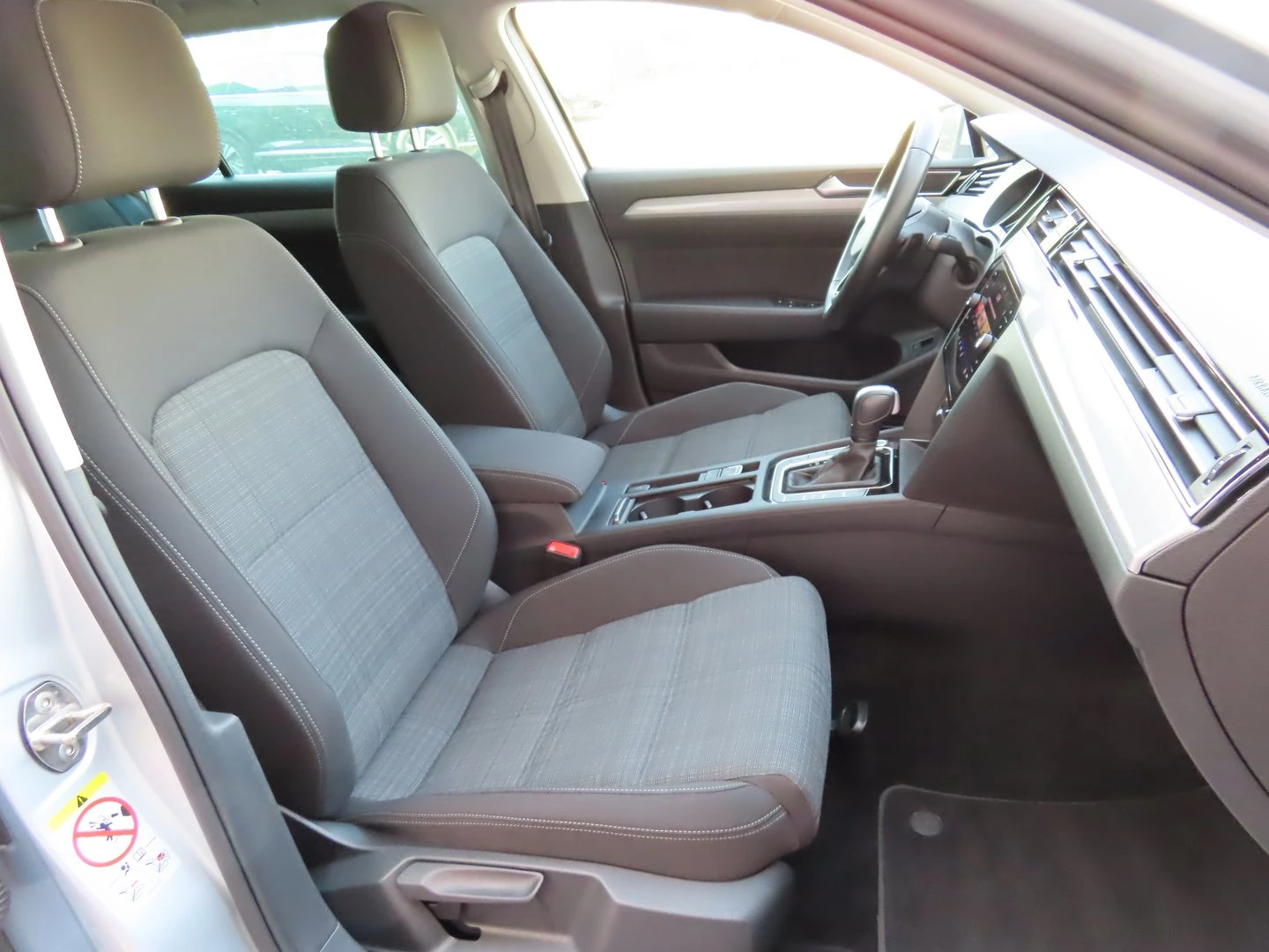 VW Passat Business 2.0 TDI SCR DSG | Mobile.bg � ����������� 9