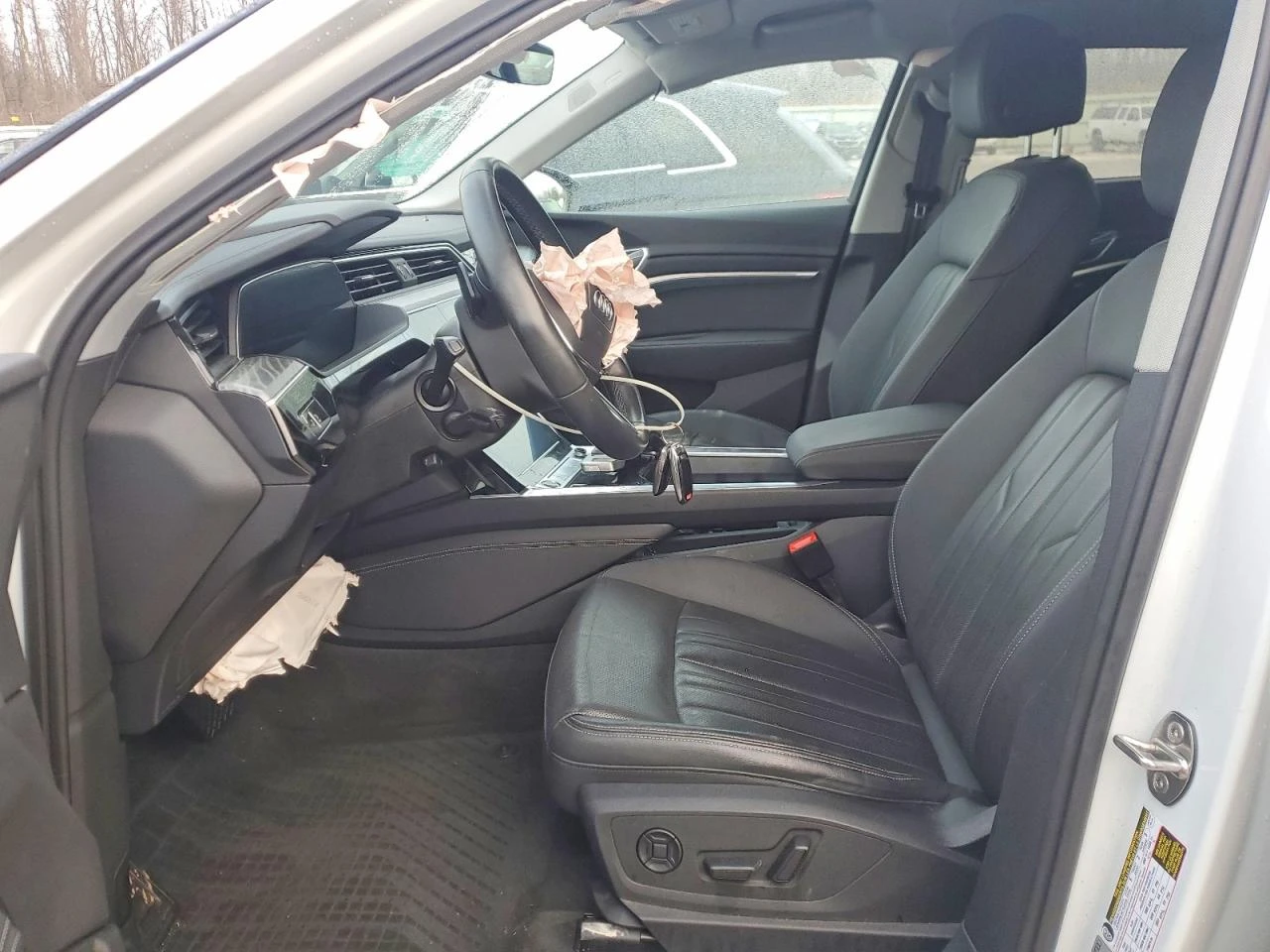 Audi E-Tron SPORTBACK PREMIUM PLUS QUATTRO, снимка 7 - Автомобили и джипове - 53965161