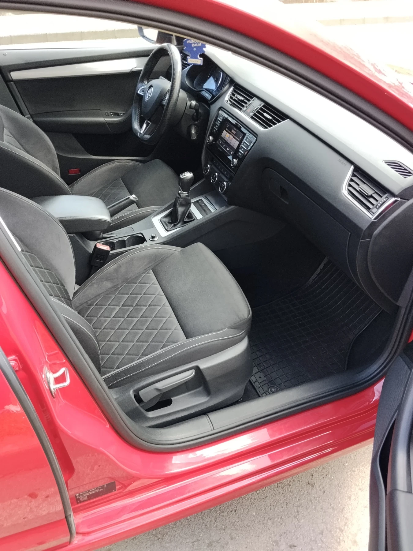 Skoda Octavia 2.0tdi, снимка 10 - Автомобили и джипове - 54123956