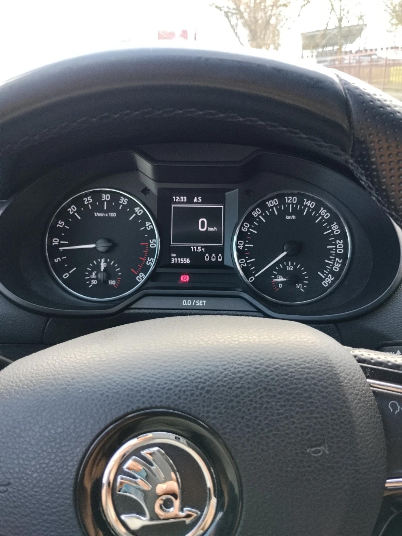 Skoda Octavia 2.0tdi, снимка 8 - Автомобили и джипове - 54123956