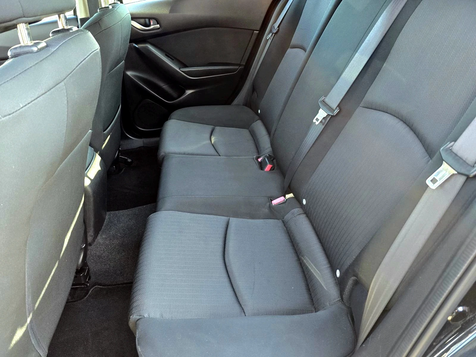 Mazda 3 ТОП СЪСТОЯНИЕ/1.5iSKYACTIV/НАВИГАЦИЯ, снимка 15 - Автомобили и джипове - 54666380
