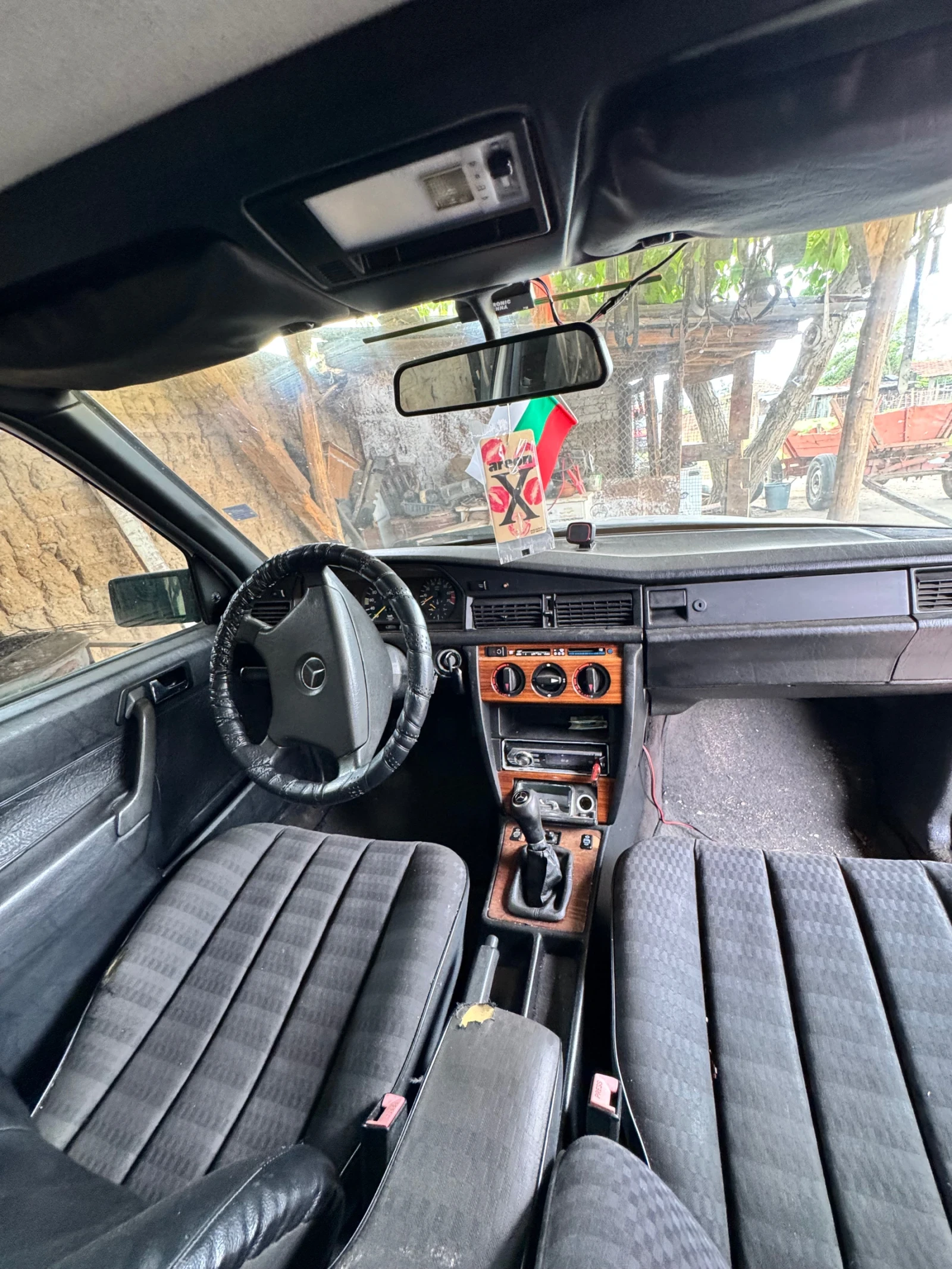 Mercedes-Benz 190, снимка 3 - Автомобили и джипове - 54941992