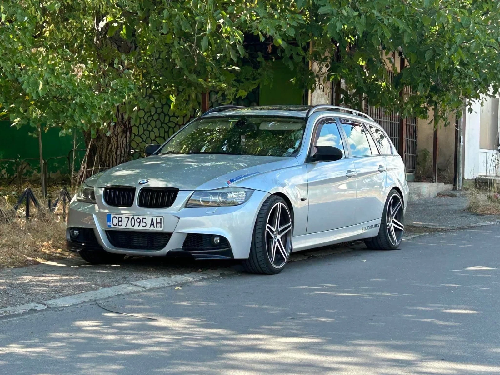 BMW 330