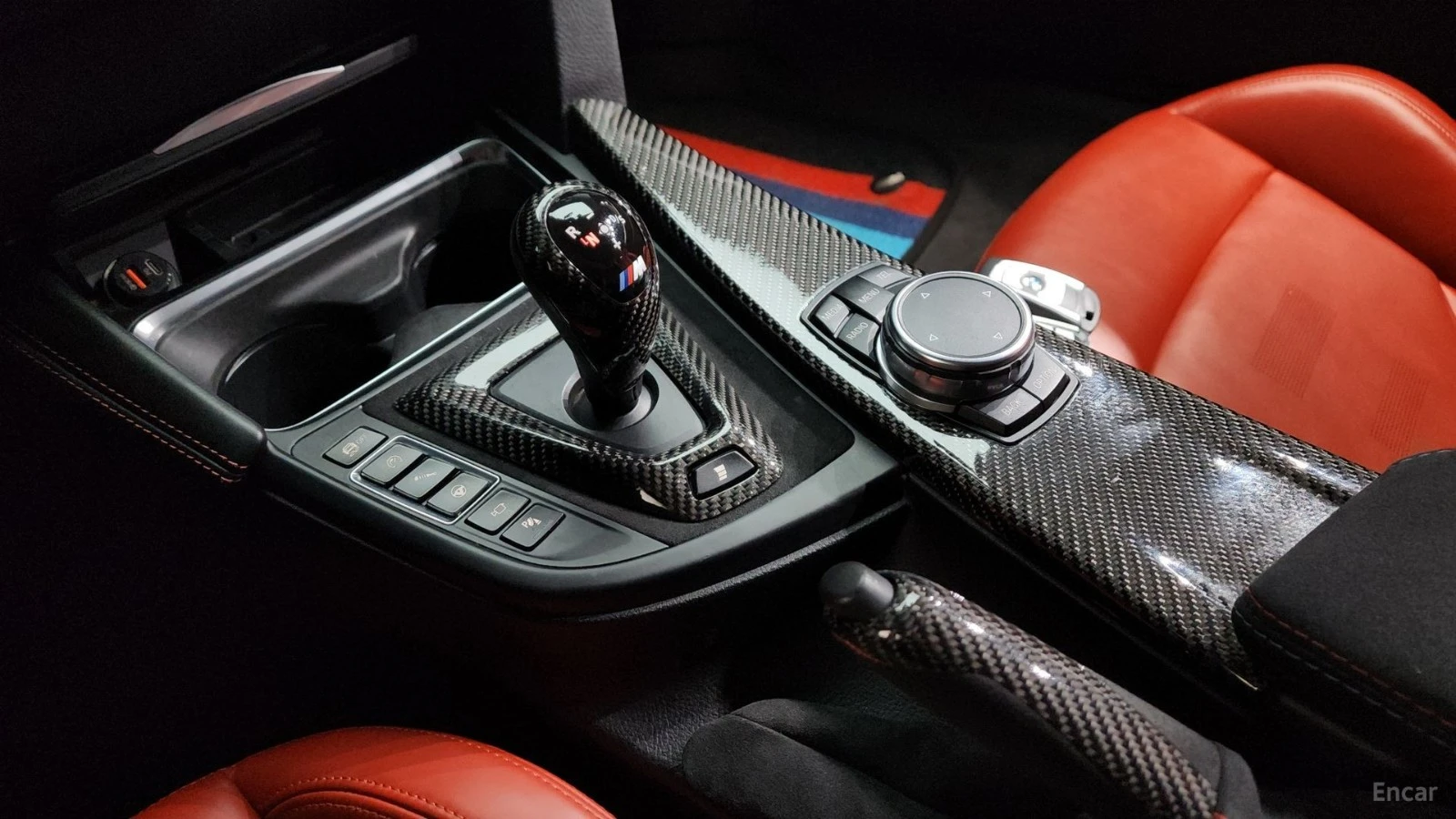 BMW M4 COUPE* CARBON* HUD* НАВИ* 360, снимка 8 - Автомобили и джипове - 55573909