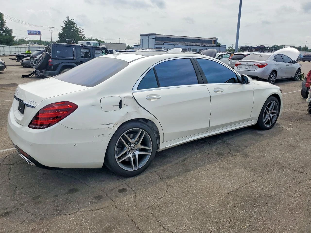 Mercedes-Benz S 560 4MATIC* ПОДГРЕВ* ОБДУХВАНЕ* МАСАЖИ* 360* BURMESTER, снимка 4 - Автомобили и джипове - 55605001
