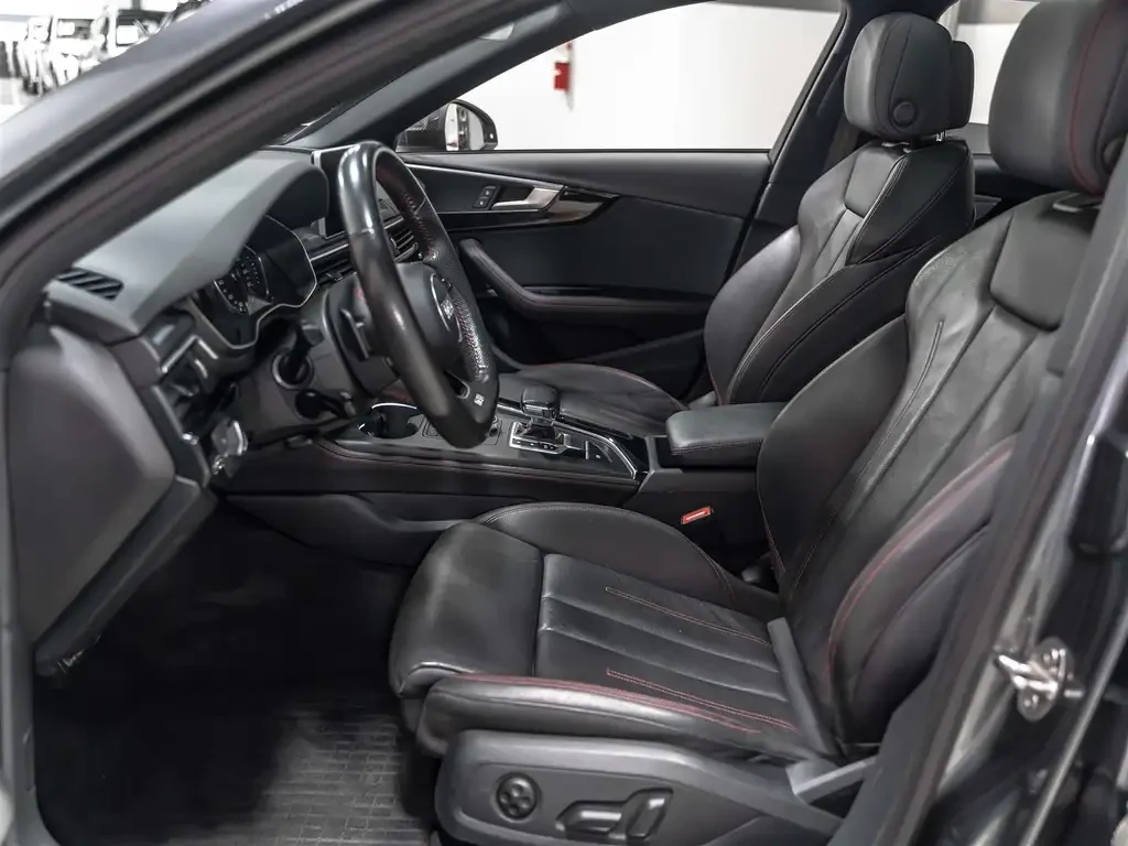 Audi A4 Progressiv| S-Line| CARBON| BlackOpticsPKG, снимка 6 - Автомобили и джипове - 55618436