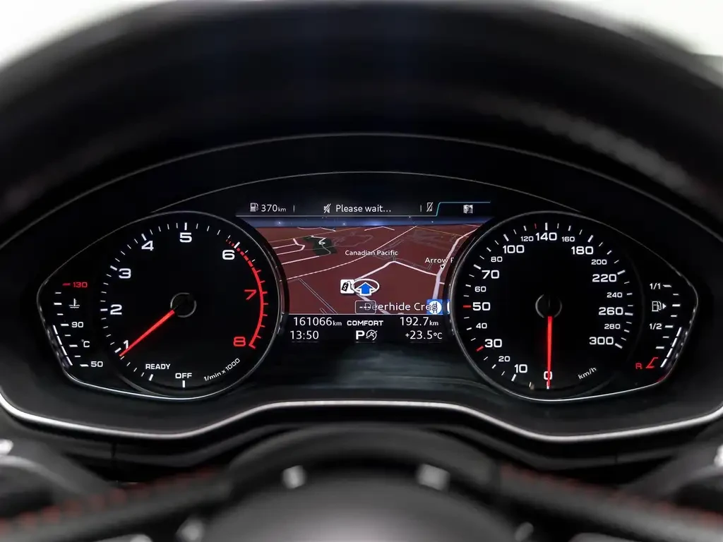 Audi A4 Progressiv| S-Line| CARBON| BlackOpticsPKG, снимка 15 - Автомобили и джипове - 55618436