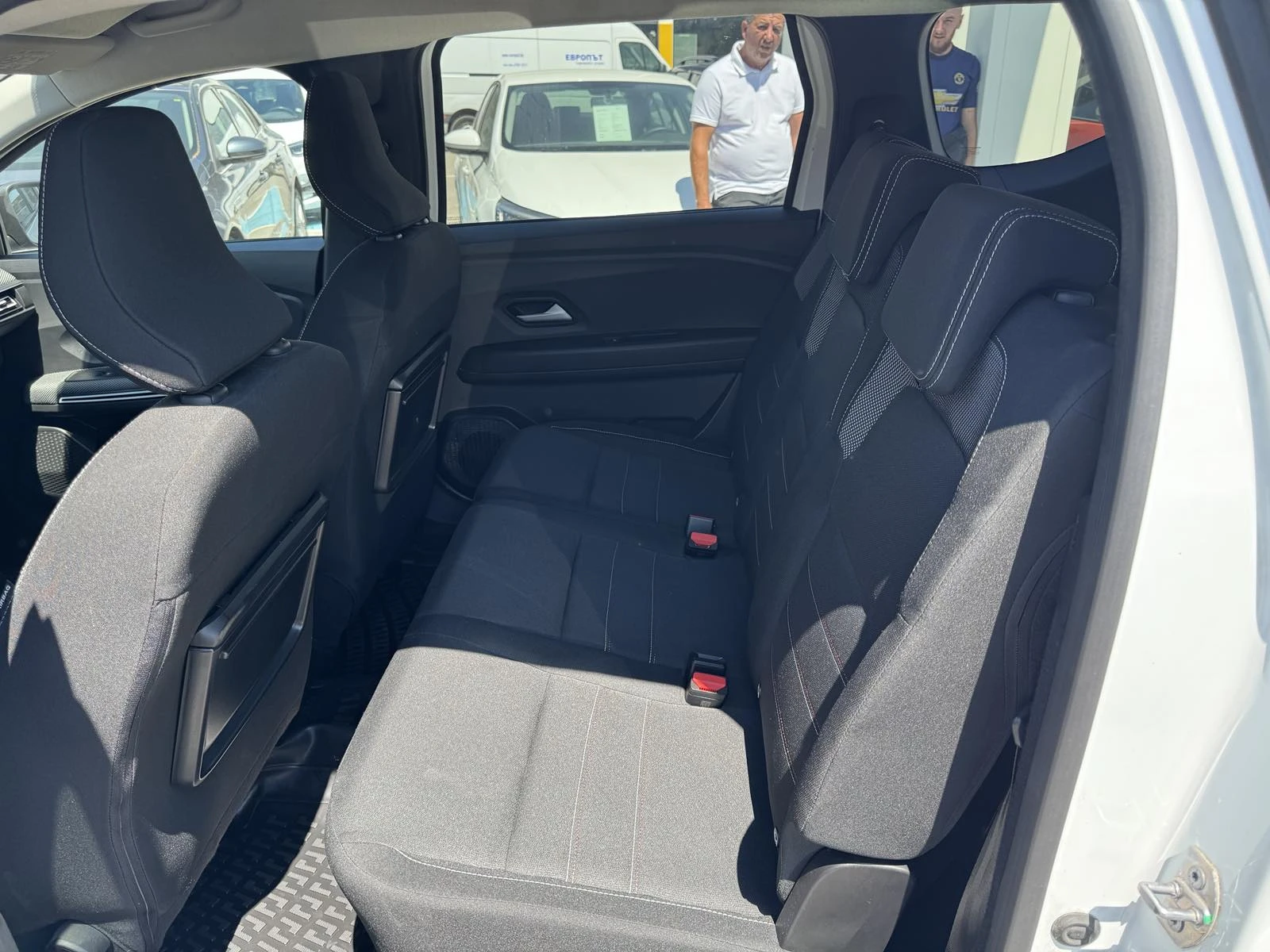 Dacia Jogger 1.6 HYBRID, снимка 12 - Автомобили и джипове - 55739808
