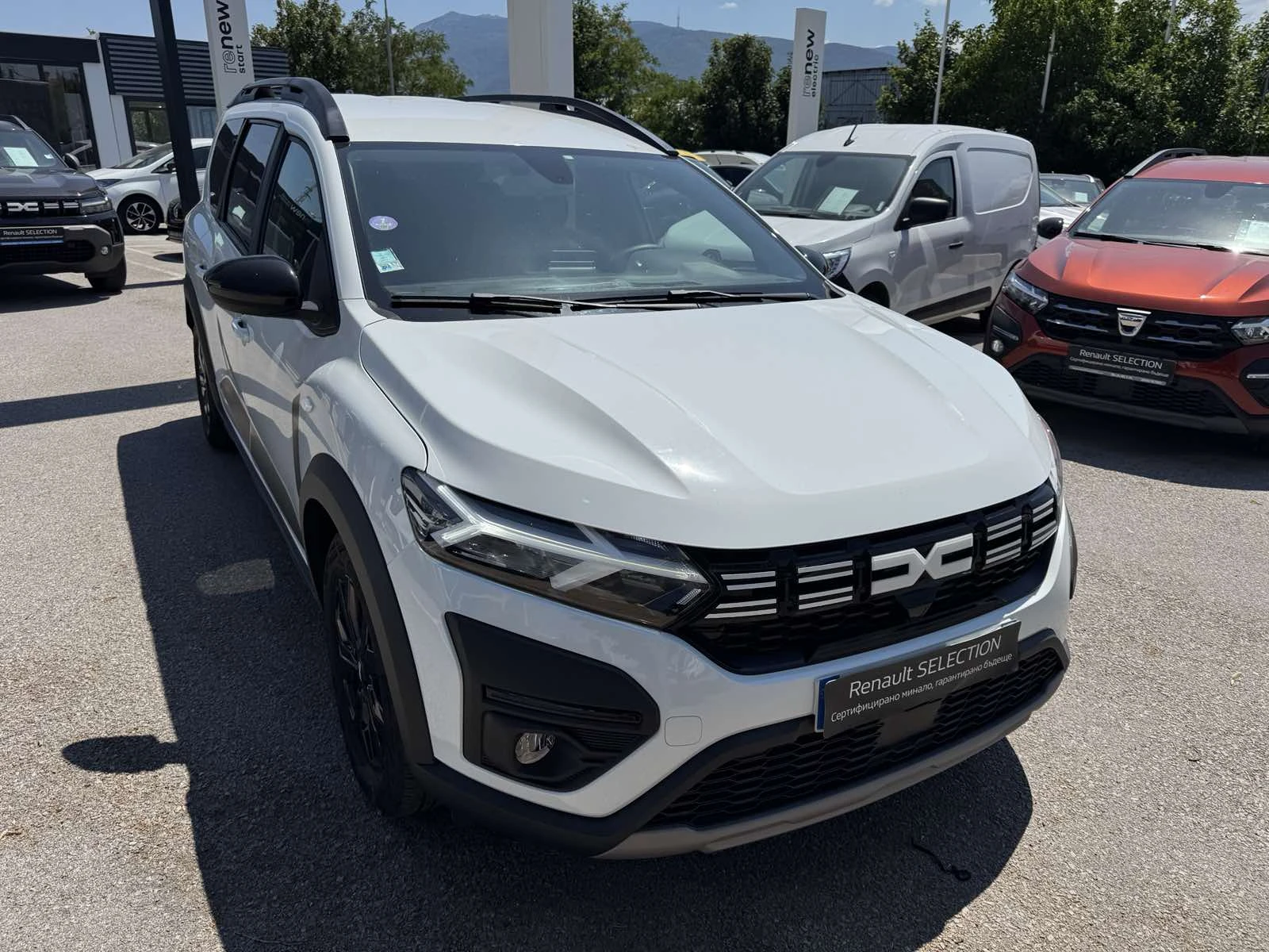 Dacia Jogger 1.6 HYBRID, снимка 8 - Автомобили и джипове - 55739808