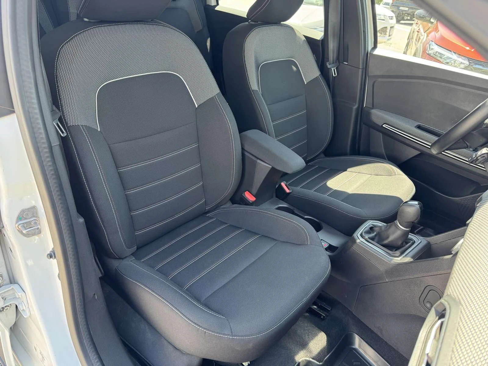 Dacia Jogger 1.6 HYBRID, снимка 9 - Автомобили и джипове - 55739808