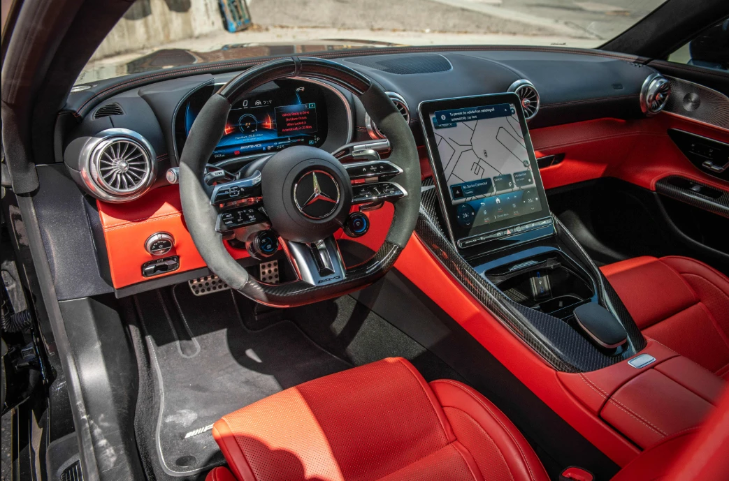 Mercedes-Benz GT V8* 63* 4M* DIS+ * HUD* CARBON* EXCLUSIVE* Aerodyn, снимка 10 - Автомобили и джипове - 56187289