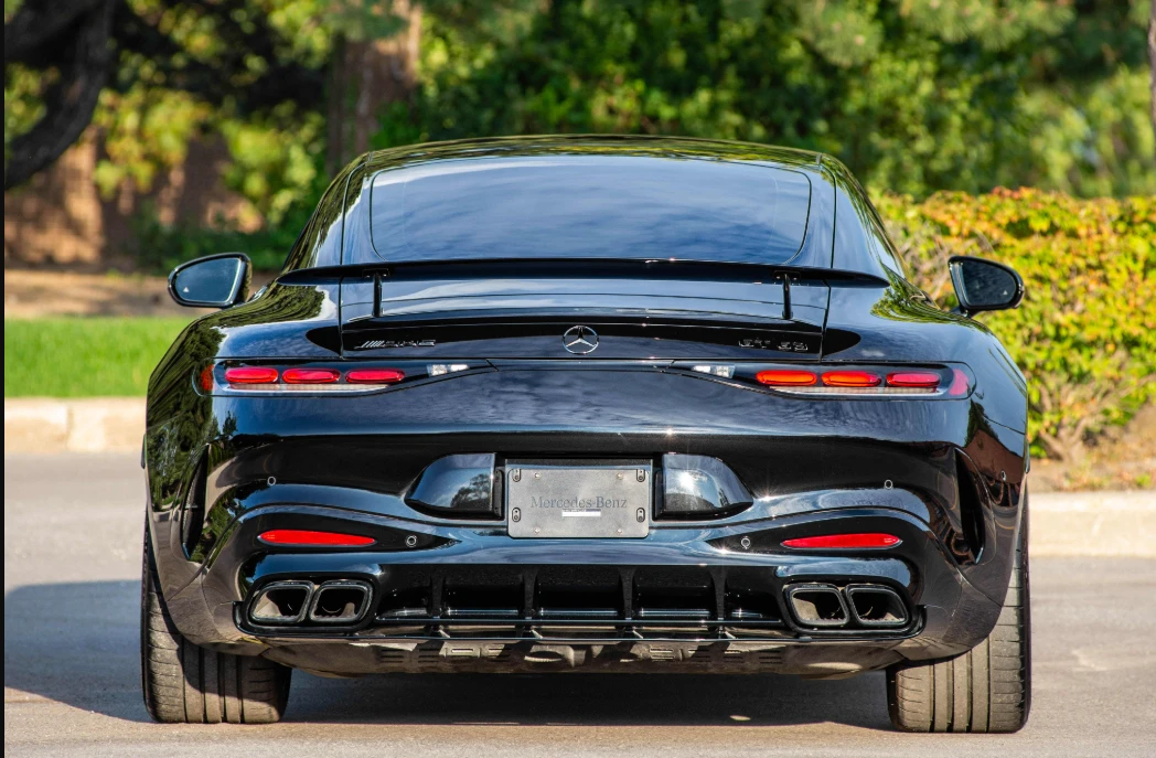 Mercedes-Benz GT V8* 63* 4M* DIS+ * HUD* CARBON* EXCLUSIVE* Aerodyn, снимка 3 - Автомобили и джипове - 56187289